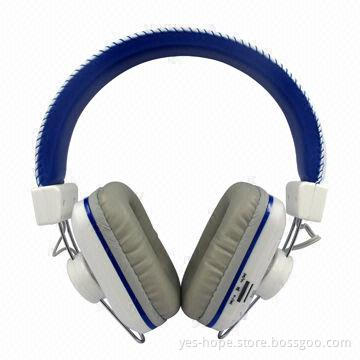 Noise reduction headphones with microphones